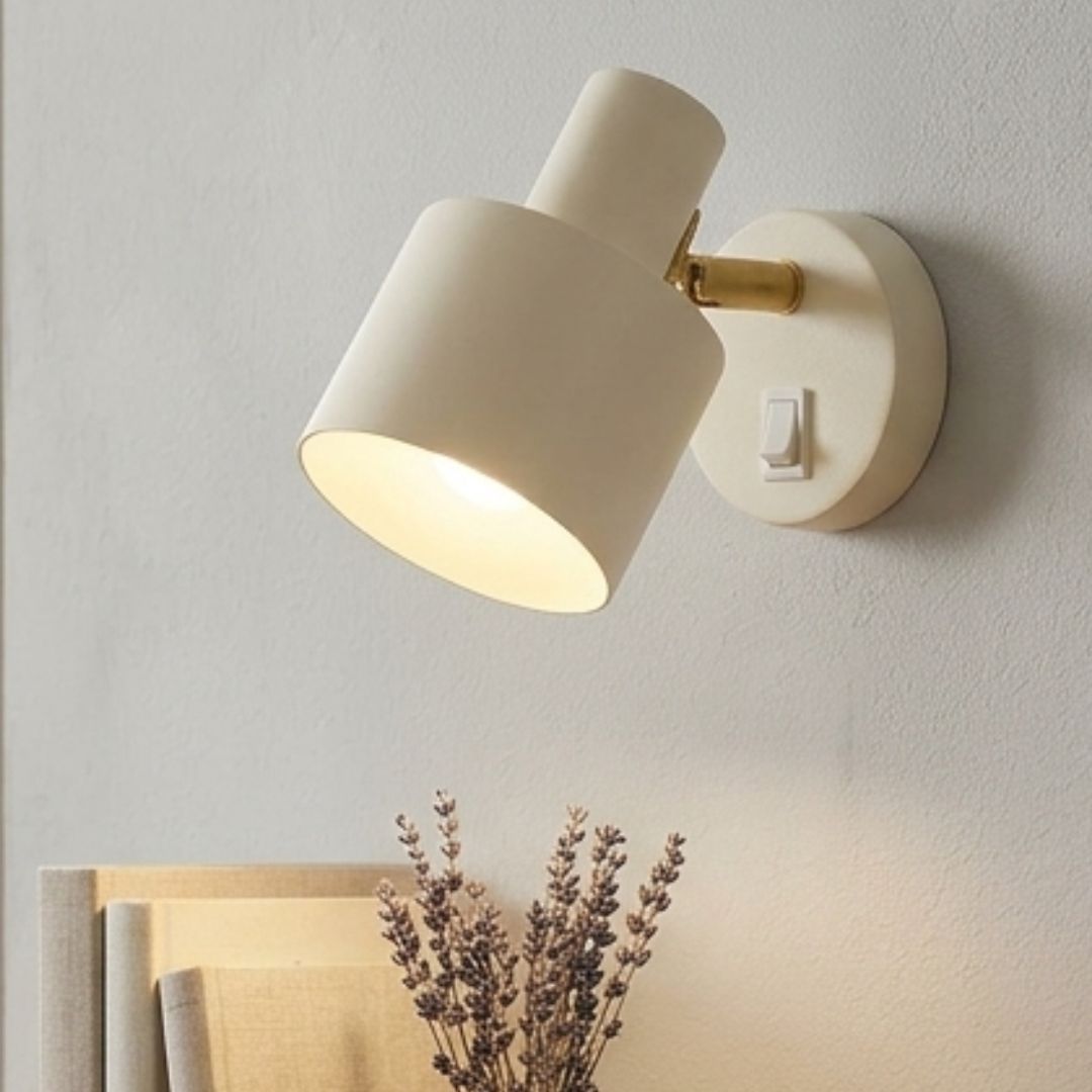 Weiße Wandleuchte Mit Schalter Serantes, Schwenkbare Metalllampe