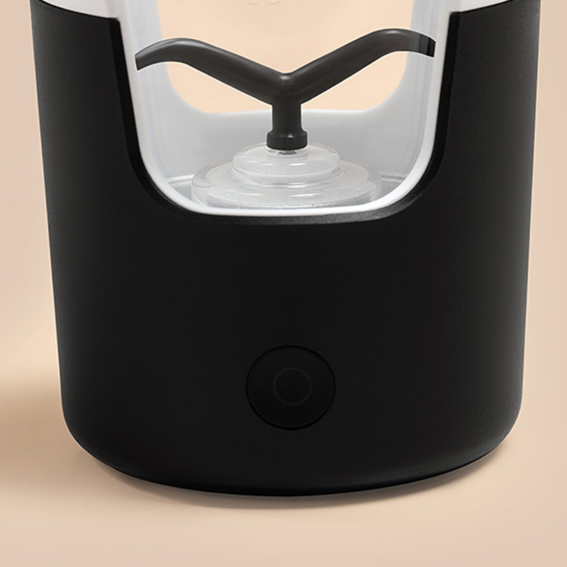 Elektrischer 430-ml-mixbecher, 7000 U/min, Wiederaufladbar, Selbstrührend, Mit Silikongriff, Ideal Für Proteinshakes Und Kaffee (schwarz).