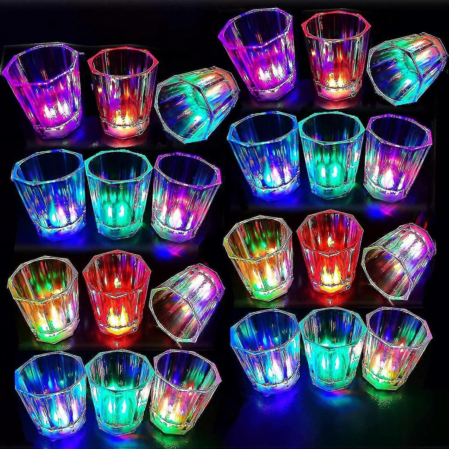 Set Mit 24 Led-beleuchteten Schnapsgläsern Für Brillanten Partyspaß