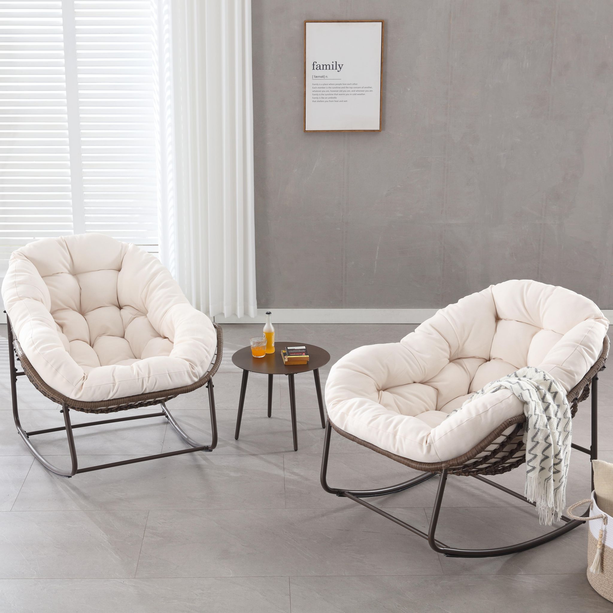 Outdoor-schaukelstuhl 78x106x90 Cm Aus Stahl Und Weißem Rattan, Für Balkon, Stabil – Meubliv