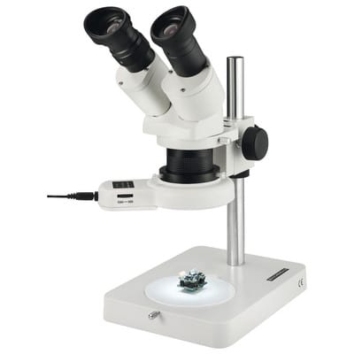 Stereomikroskop mit LED-Ringbeleuchtung, mit Stativ