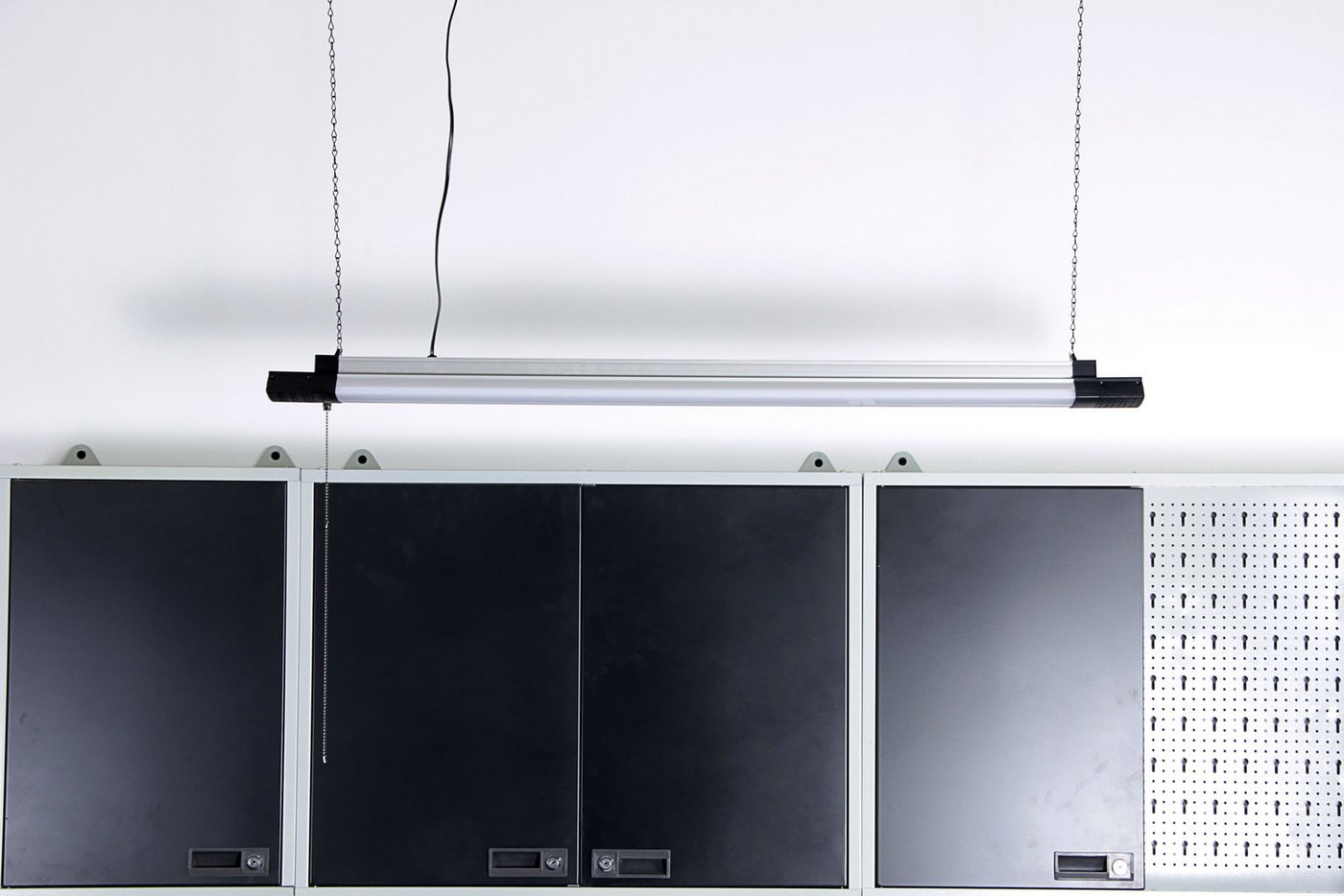 ONDIS24 LED Arbeitsleuchte Hängelampe mit Bluetooth und Lautsprecher 10 Watt 5000 Lumen, Werkstattlampe inkl. Stecker und Kette 118cm breit mit Aluminiumrahmen Bild 4