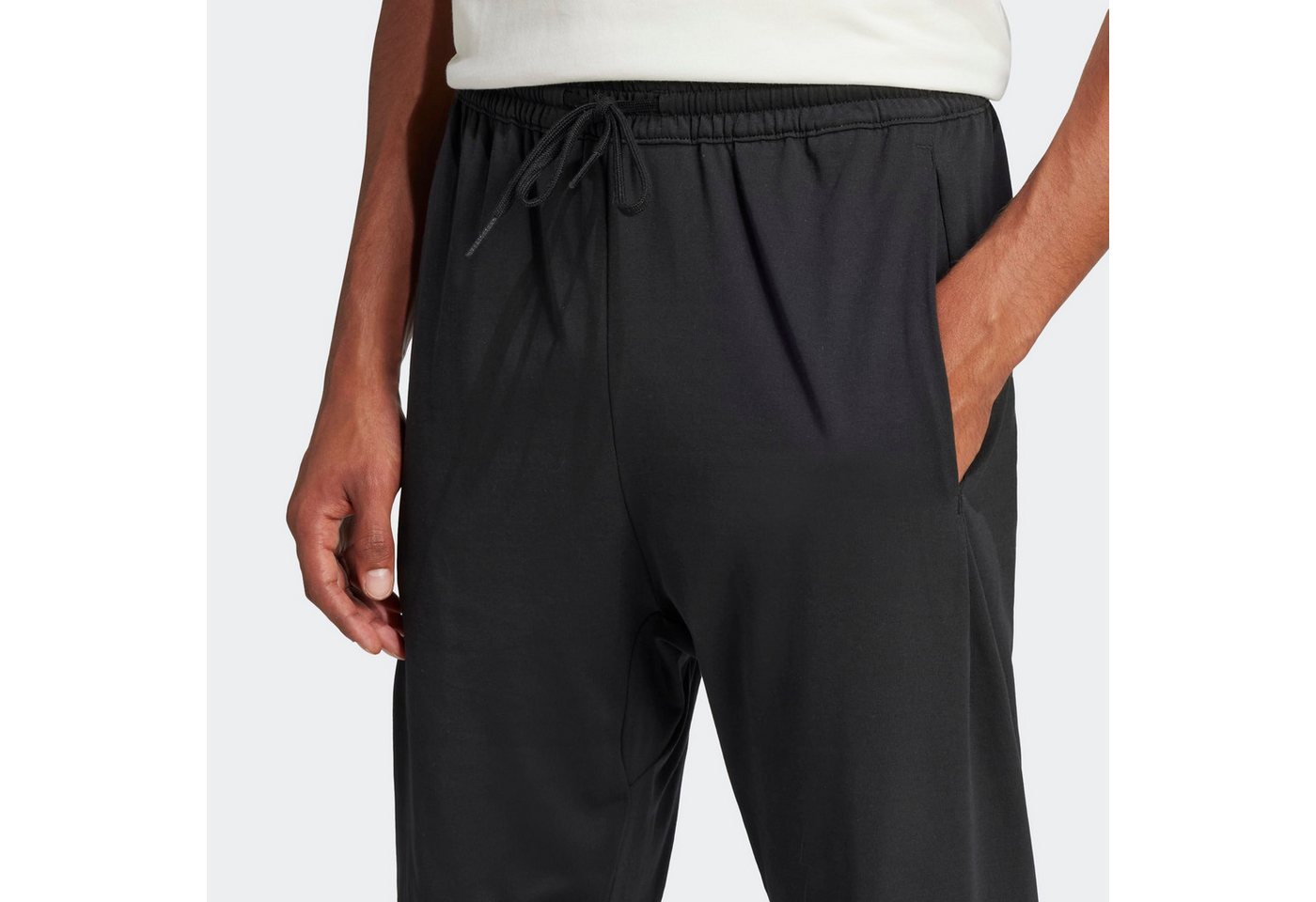 adidas Sportswear Sporthose ESSENTIALS LINEAR SINGLE JERSEY für Erwachsene, normal-weite Passform, aus Baumwolle und Polyester Bild 4
