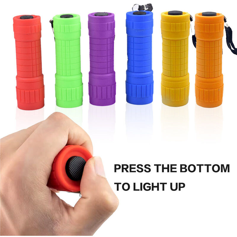 Set Mit 5 Tragbaren Und Farbenfrohen Cob-led-taschenlampen Für Kinder, Camping, Wandern Und Partys