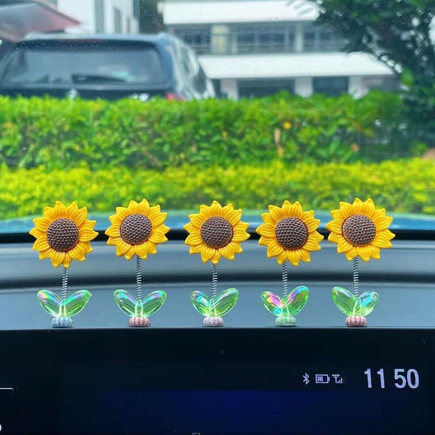 Set Mit 5 Niedlichen Autodekorationen: Leuchtend Gelbe Sonnenblume (mit Federbelastetem Schwingstiel Und Grünen Blättern)