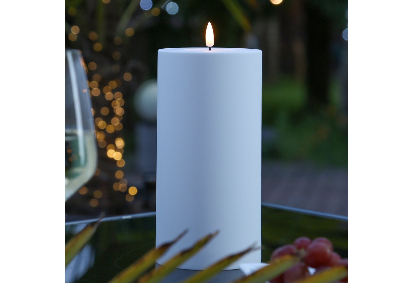 Deluxe Homeart LED-Kerze MIA für Außen 3D Flamme flackernd H: 20cm D: 10cm weiß outdoor, LED Classic, warmweiß (2100K bis 3000K) Bild 5
