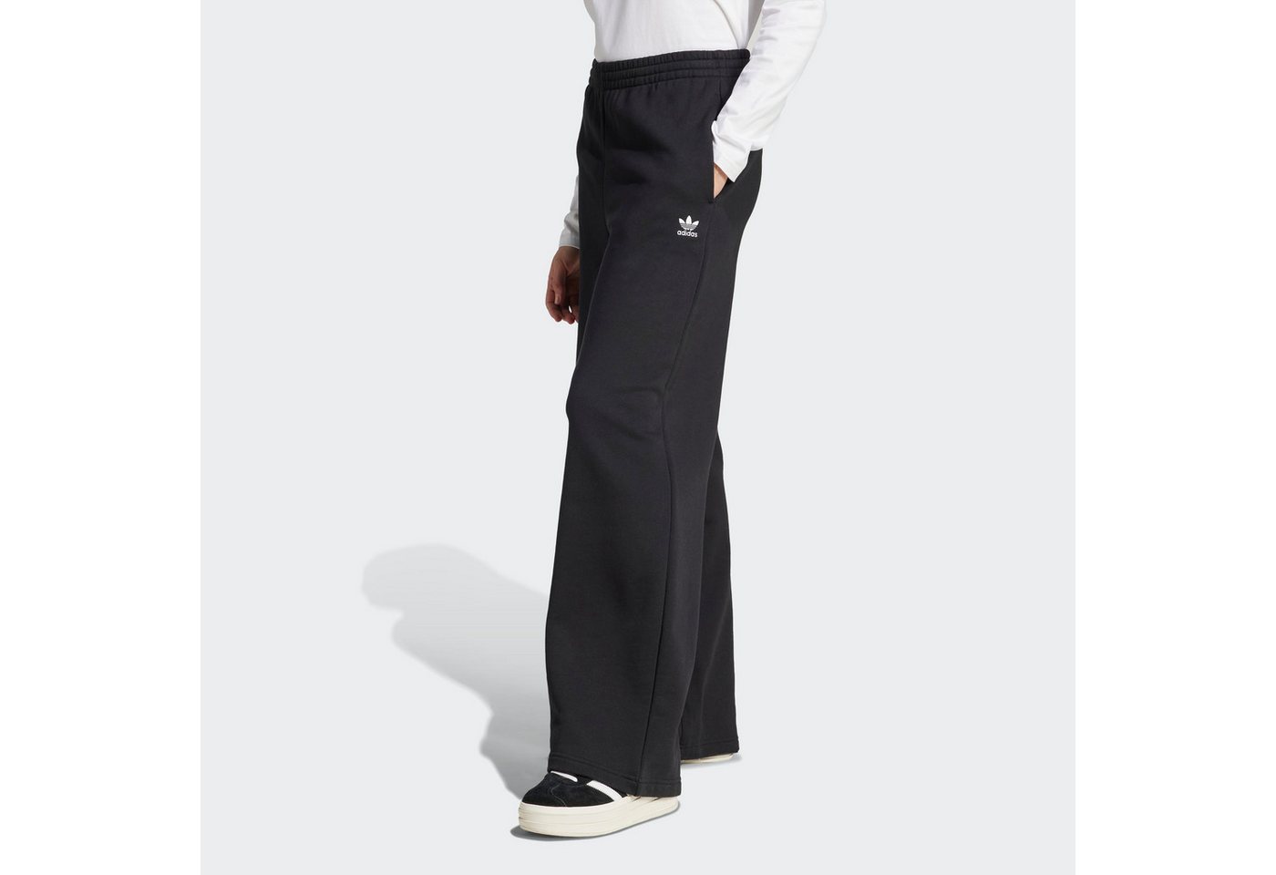 adidas Originals Sporthose ESSENTIALS WIDE LEG FRENCH TERRY sportlicher Stil, für vielseitige Einsatzmöglichkeiten, weites Bein