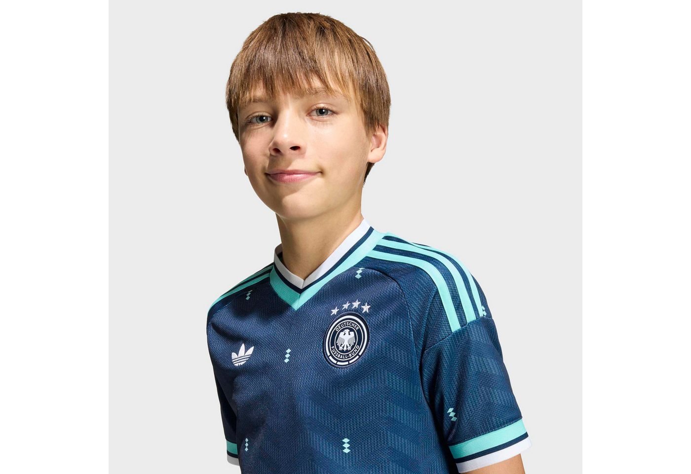 adidas Performance Fußballtrikot DEUTSCHLAND 26 KIDS AUSWÄRTSTRIKOT für Kinder, schmal geschnitten, mit Climacool Technologie Bild 4