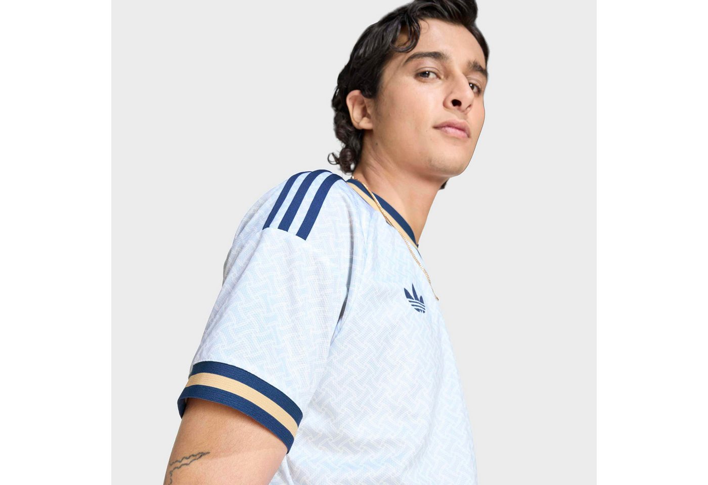 adidas Performance Fußballtrikot ITALIEN 26 AUSWÄRTSTRIKOT mit Rundhalsausschnitt, aus Polyester, mit Climacool® Technologie Bild 2