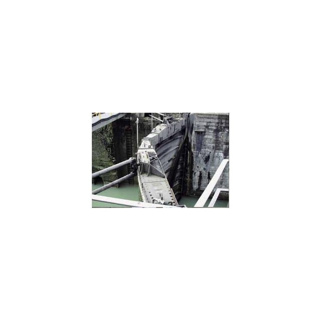 UW | mineralisch gefülltes Epoxidharz-System für Reparatur und Formgebung auf nassen Oberflächen | 0,5 kg | weiß