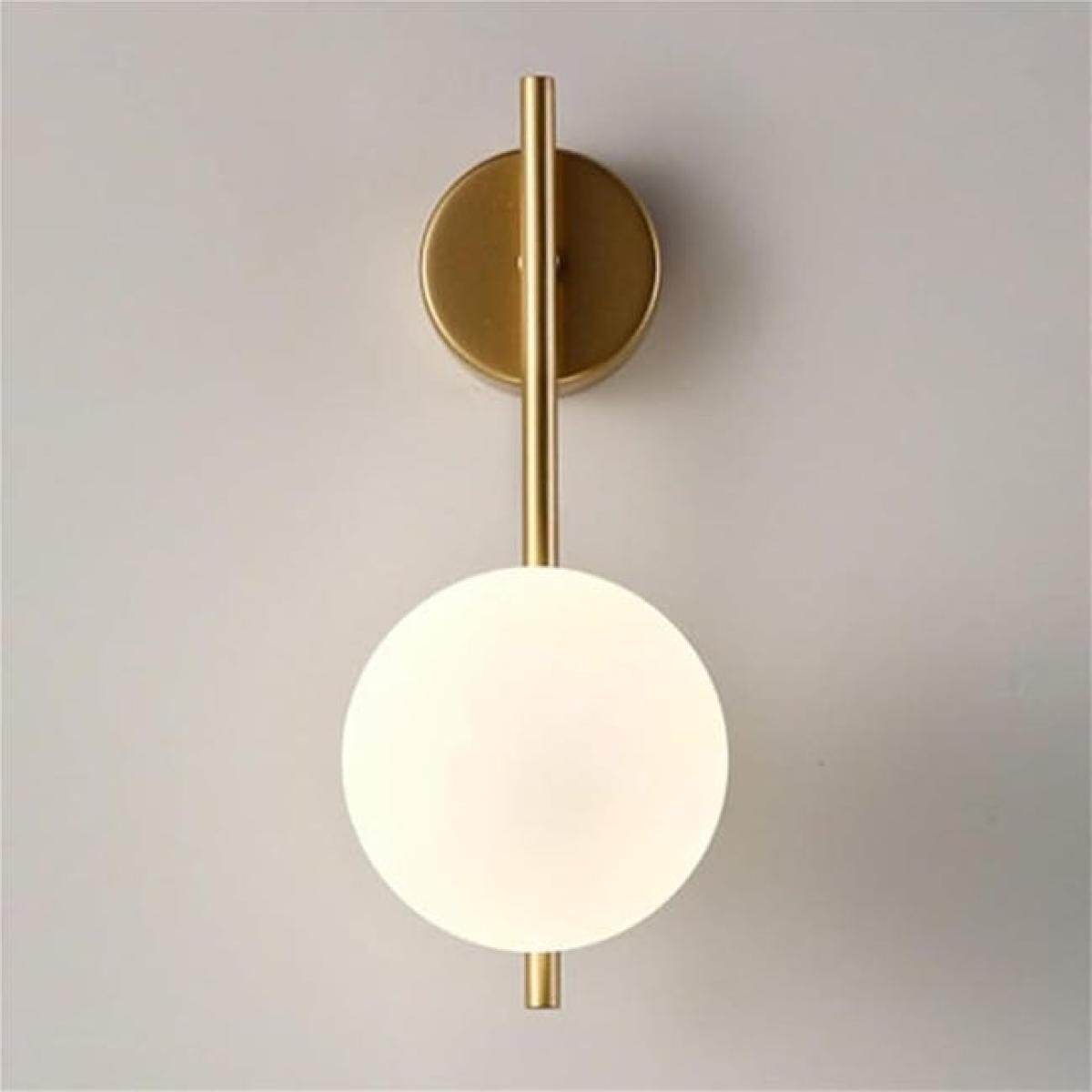 Moderne Und Kreative Wandleuchte, Kugelförmiger Glaslampenschirm, Goldfarbene Ausführung, Warmes Licht.