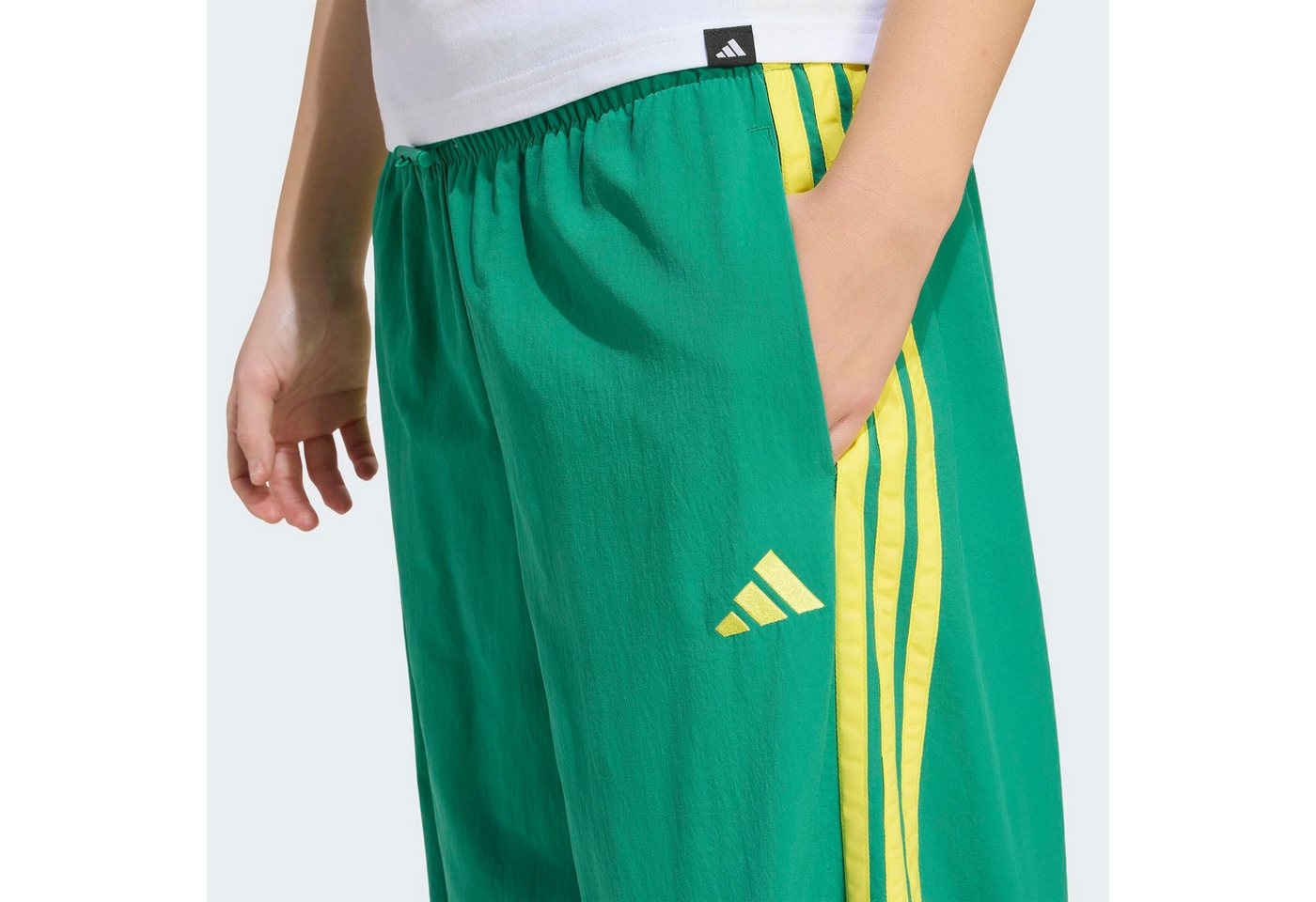 adidas Sportswear Sporthose ESSENTIALS 3-STREIFEN WOVEN PARACHUTE für Erwachsene, mit Gummizug, normale Weite Bild 3