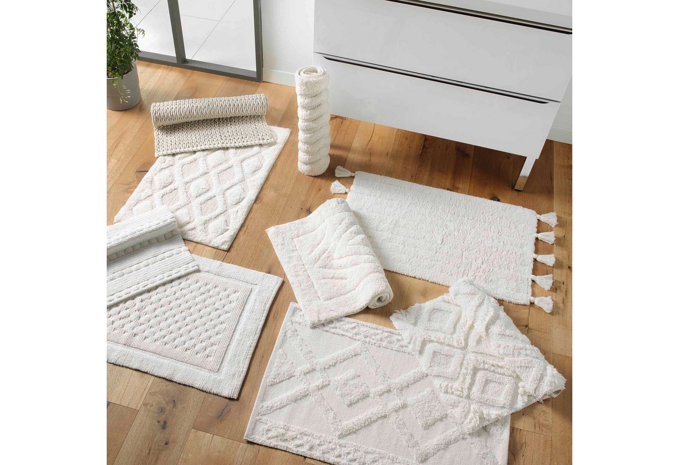 Douceur d'intérieur Badematte Badematte MINATIS, 100% Baumwolle, mit Fransen, 50 x 80 cm, Höhe 2.5 mm, für Badezimmer geeignet, angenehme Trittkomfort, Badematte