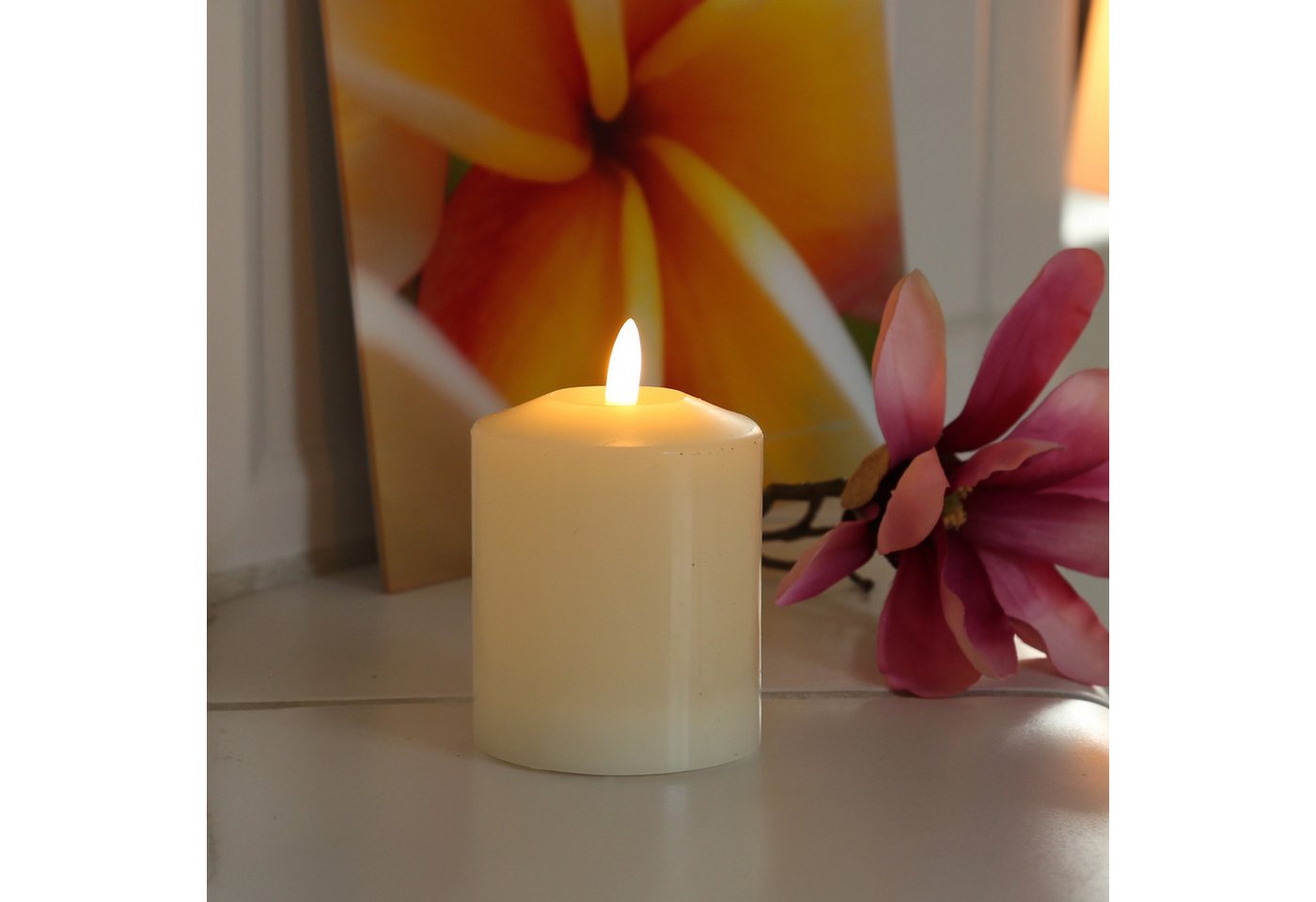 MARELIDA LED-Kerze Stumpenkerze Echtwachs flackernd H: 11,5cm D: 7,5cm Timer creme, LED Classic, warmweiß (2100K bis 3000K)