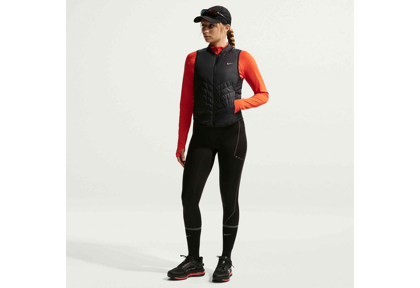 Nike Funktionsweste W NK TEMPO RPL WRM VEST mit minimalistischem Kragen, wasserabweisend, pflegeleicht Bild 4