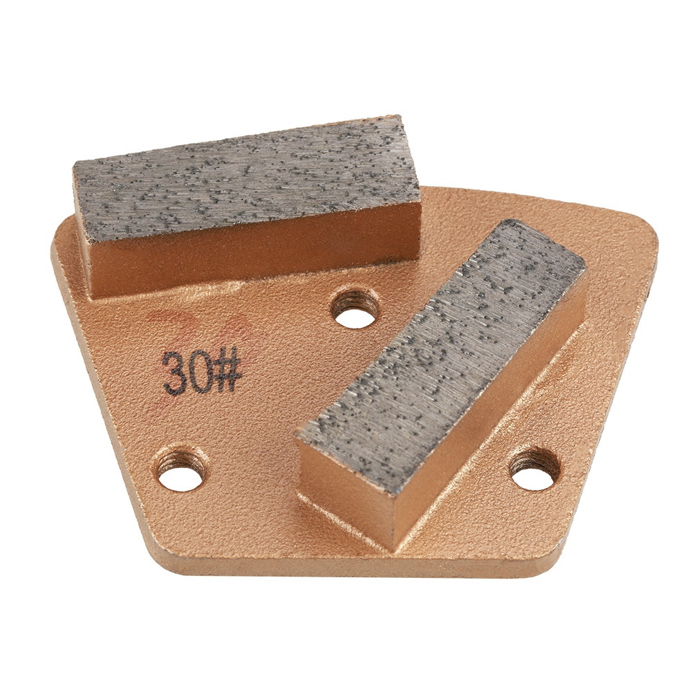 Trapezförmige Diamantscheibe, Körnung 30, Für Beton Und Marmor. 3-loch-befestigung, 2-zahn-aufnahme. Abmessungen: 7,35 X 5,5 Cm. Magnetische Metallrückseite. Ideal Zum Schnellen Und Effizienten Vorsch