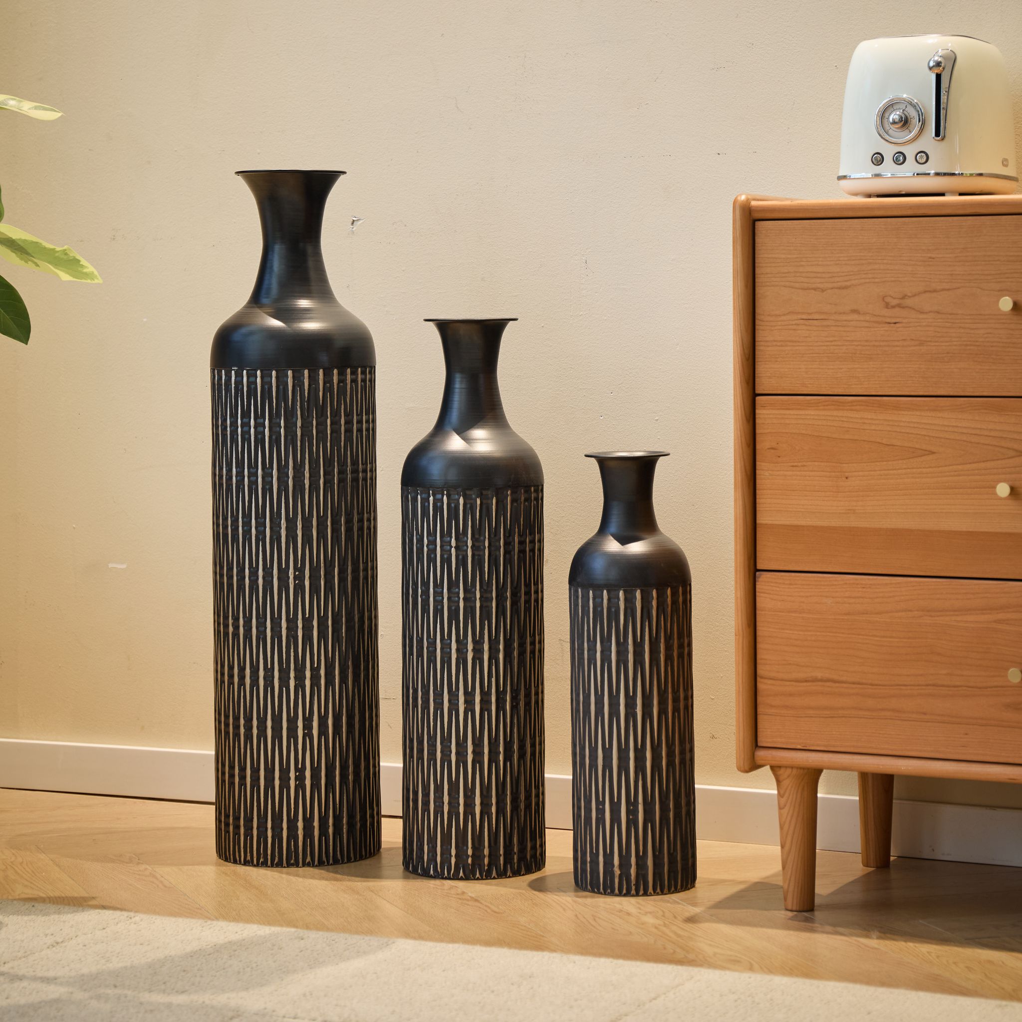 Bodenvase 3er-set, Schwarze Metallvasen Mit Rillenmuster, 50/66/83 Cm, Trockenblumen & Pampasgras