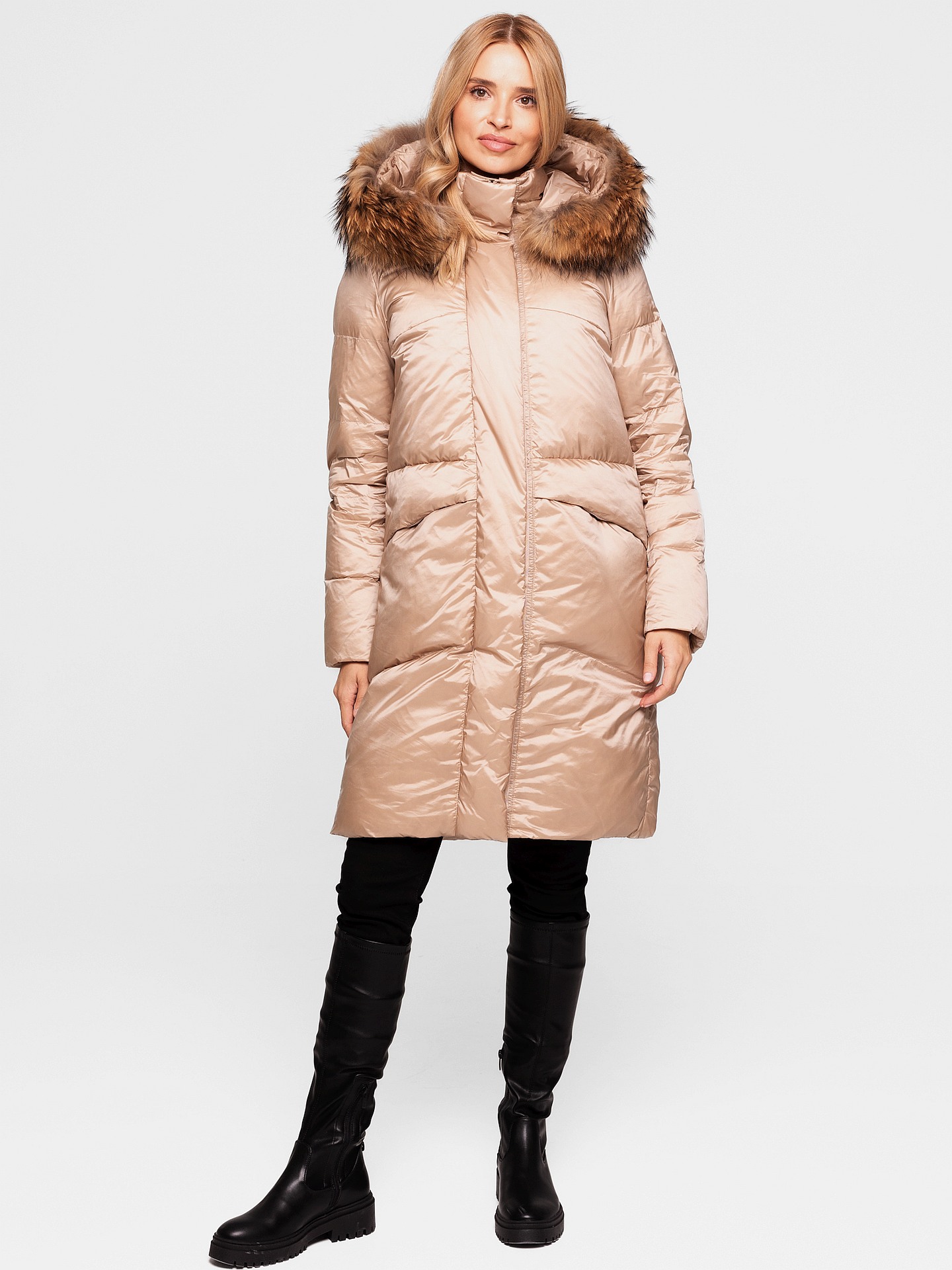 Steppjacke Für Damen Mit Daunenfüllung Und Natürlichem Waschbärfell