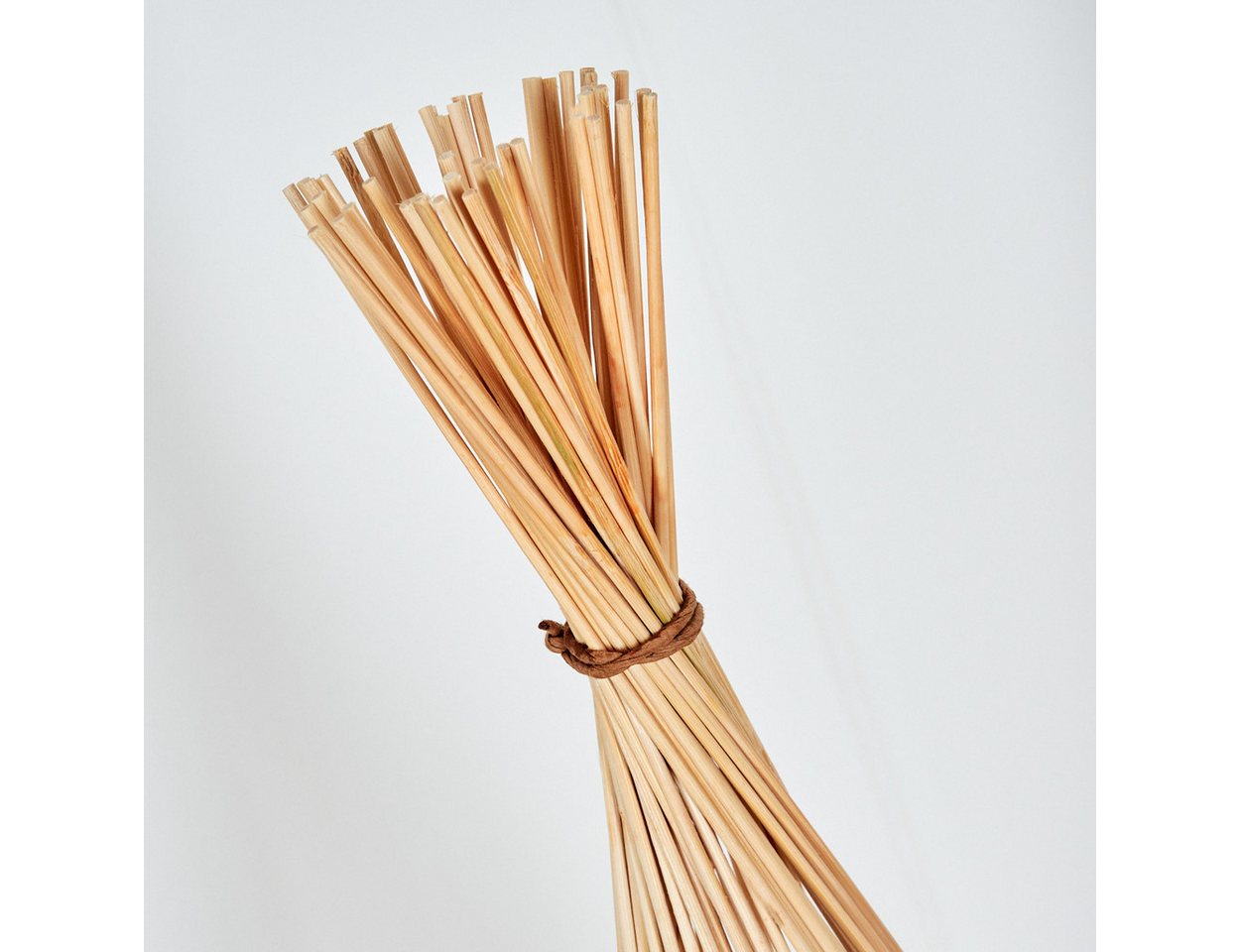 hofstein Stehlampe moderne Stehleuchte aus Metall/Bambus in Schwarz/Naturfarben, ohne Leuchtmittel, Boho-Style, Fußschalter am Kabel, Ø 34 cm, 3 x E27, ohne Leuchtmittel Bild 4