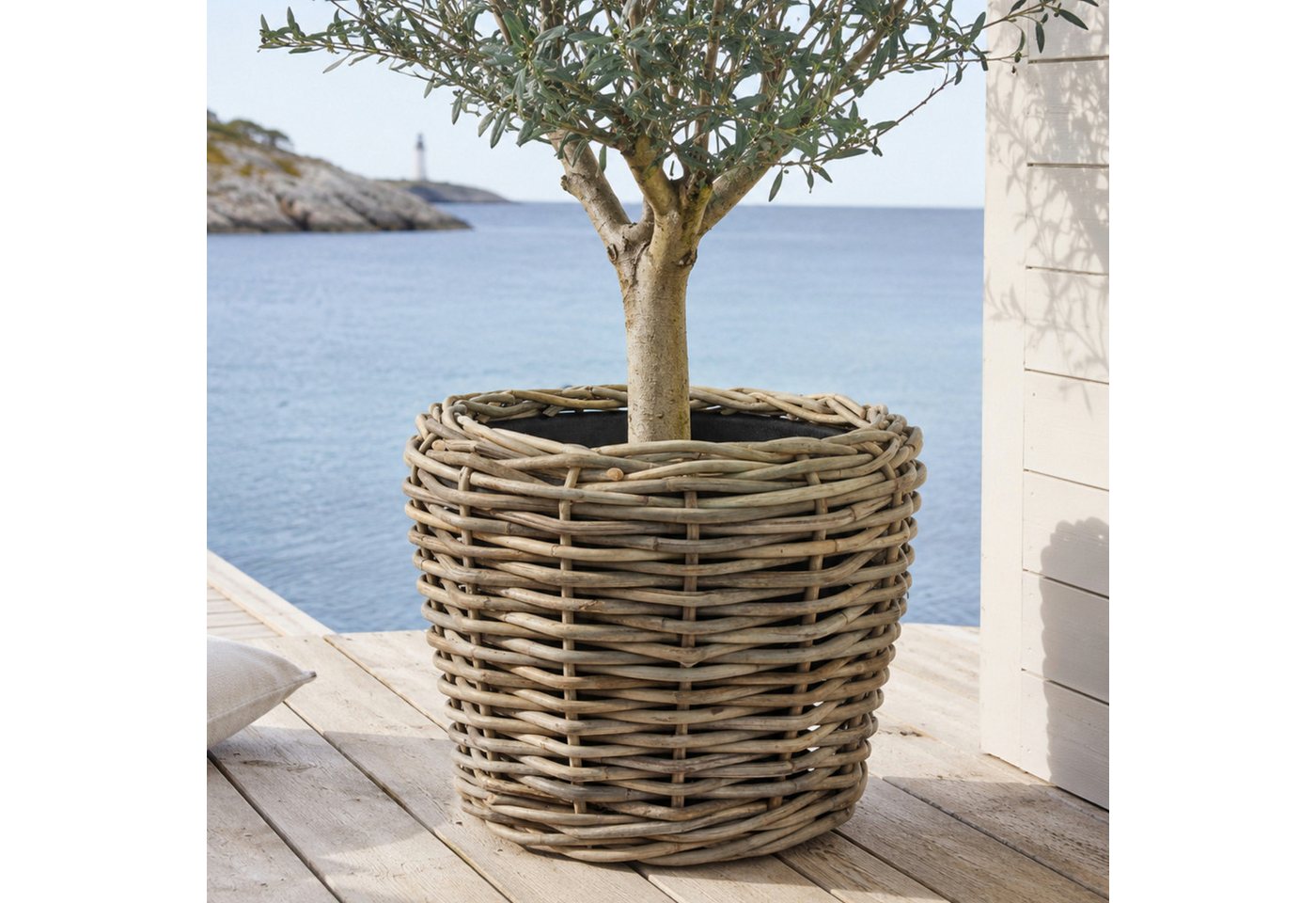 Van der Leeden Blumentopf 68x52cm Rattan Sylter Korb Drypot 74L (Stück, 1 St., Packung), In- & Outdoor, Rattan, Handmade, Naturprodukt, Kunststoffeimer