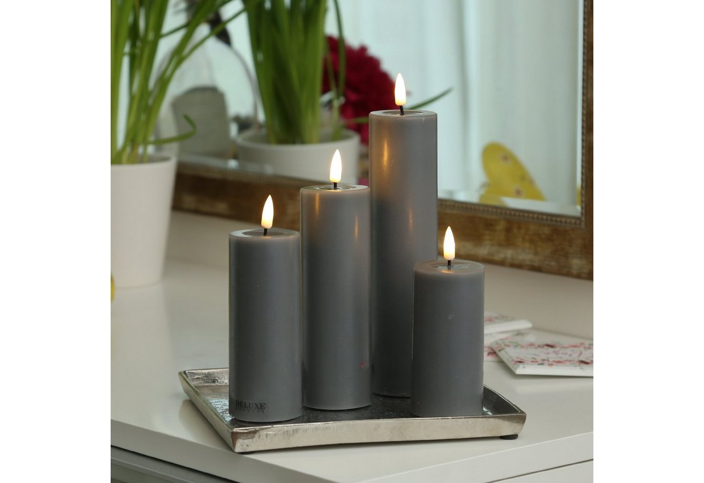 Deluxe Homeart LED-Kerze Mia Echtwachs Deluxe Wachsspiegel flackernd H: 15cm D: 5cm grau, LED Classic, warmweiß (2100K bis 3000K) Bild 2