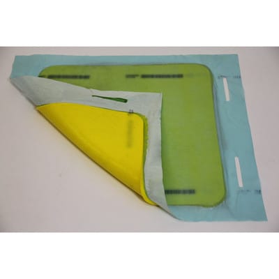 Mehrweg Abdichtmatte aus Polyurethan. 400x400x8 mm. Ideal für das Ableiten von verschütteten chemischen Produkten vor dem Eindringen in Kanalschächte.
