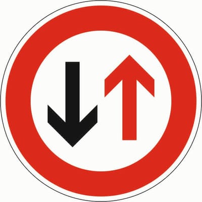 Verkehrszeichen 208 Vorrang des Gegenverkehrs RA2