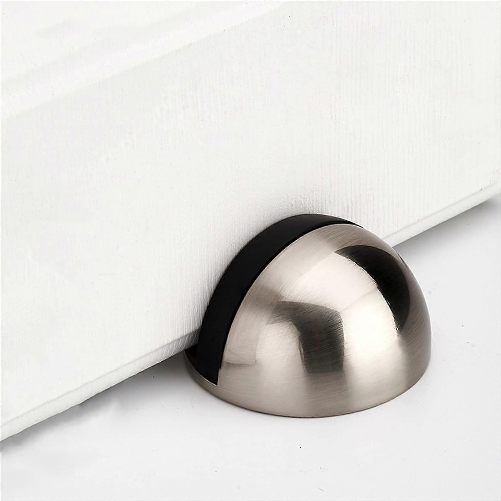 Langlebiger Halbmondförmiger Türstopper Aus Zinklegierung Zur Bodenbefestigung Mit Geräuschdämpfendem Gummidämpfer Und Satiniertem Chromfinish.