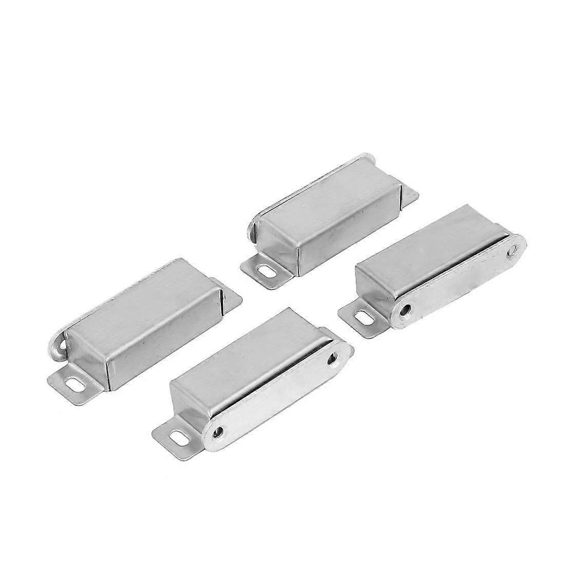 Set Mit 4 Magnetischen Türverschlüssen, Silberfarben, 71 Mm, Mit Verstellbaren Schlitzen Und Robuster Metallkonstruktion.