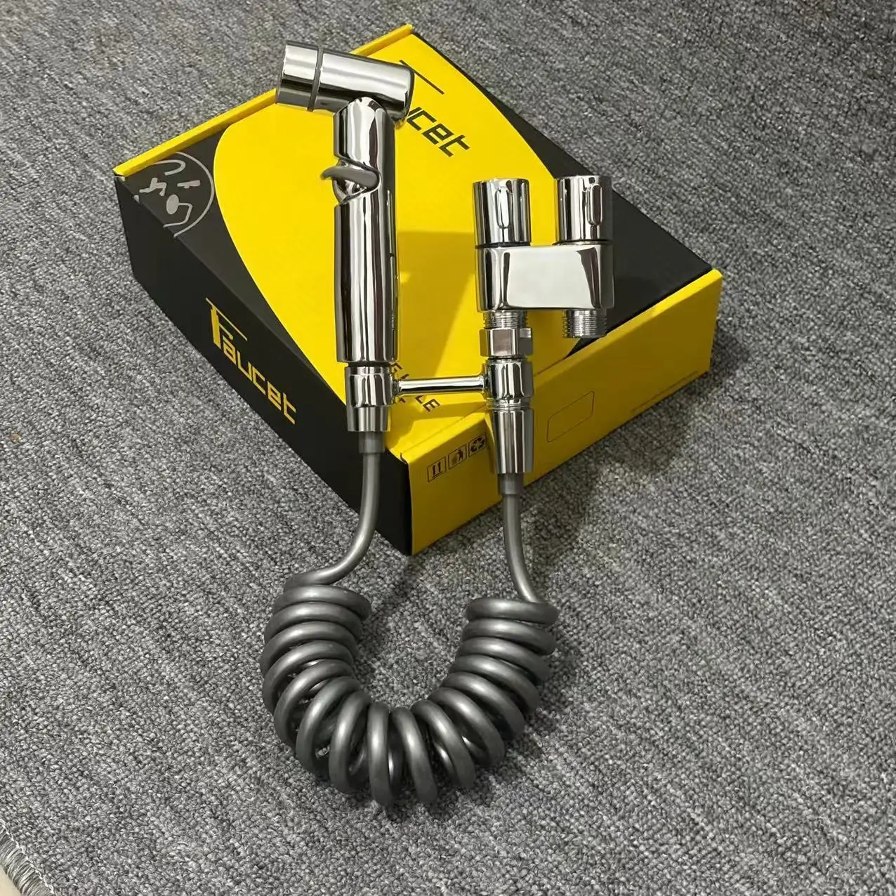 Spülpistole Für Die Toilette Aus Edelstahl, Tragbares Bidet, Doppelabsperrventil, Druckdüse, Spülvorrichtung. Silbernes Set.