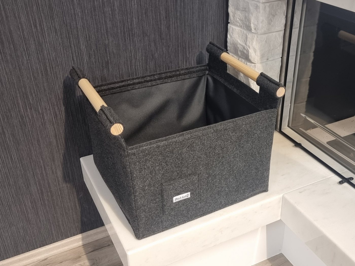 Stich-haltig Kaminholzkorb Kaminholzkorb L mit Holzgriffen - Premium - abriebfestes Innenfutter Bild 3