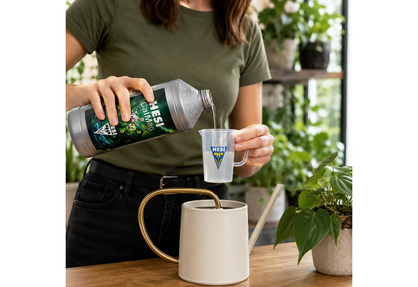 HESI Pflanzendünger 0,5 l HESI CalMag + HESI Messbecher, Calzium-Magnesium-Dünger, Vorteilspack, PERFEKTE MINERALBALANCE