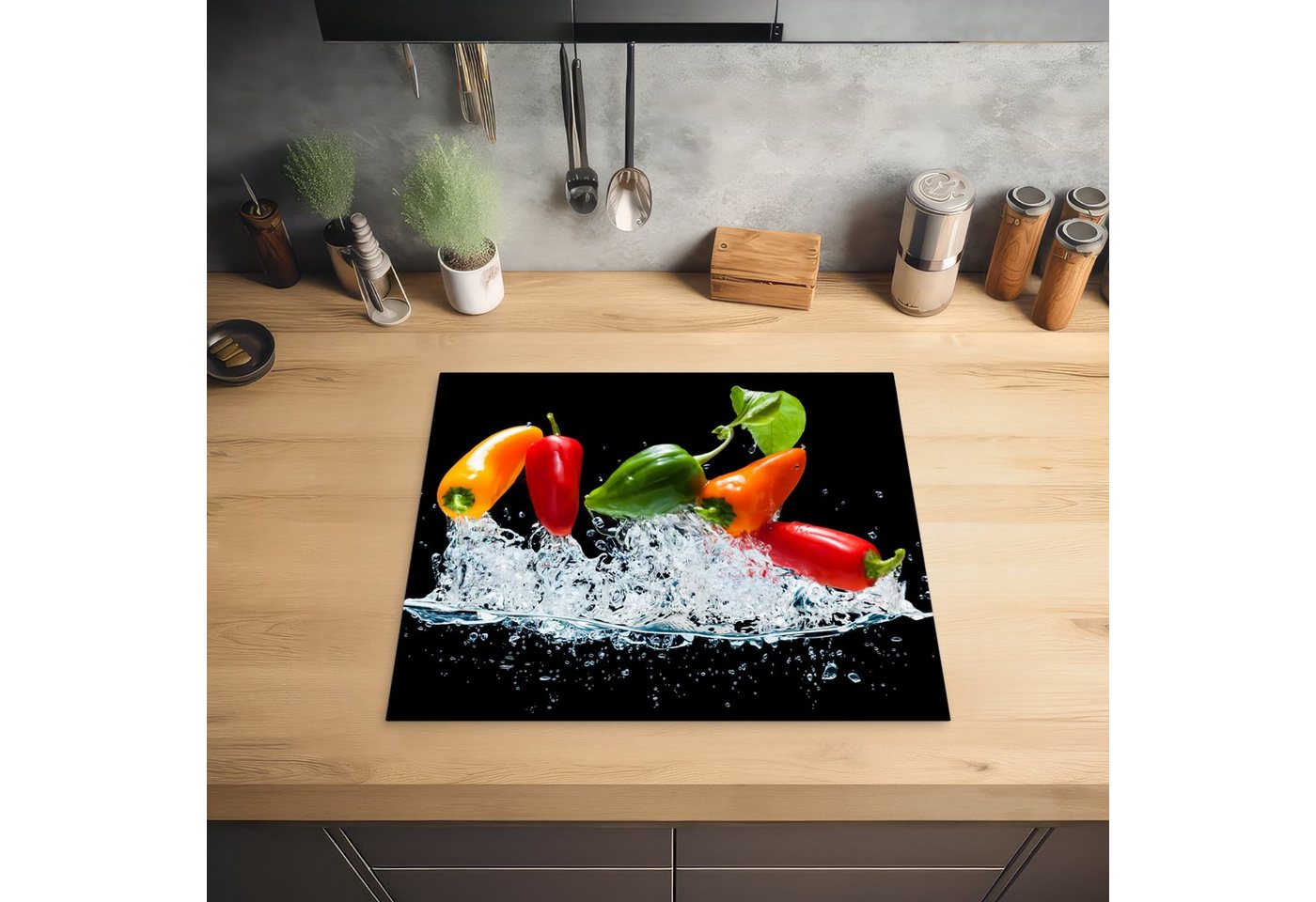 MuchoWow Herd-Abdeckplatte Paprika - Schwarz - Gemüse - Wasser - Blatt, Vinyl, (1 tlg), Ceranfeldabdeckung Küche, Herdabdeckplatte Einteilig, 60x52 cm Bild 3