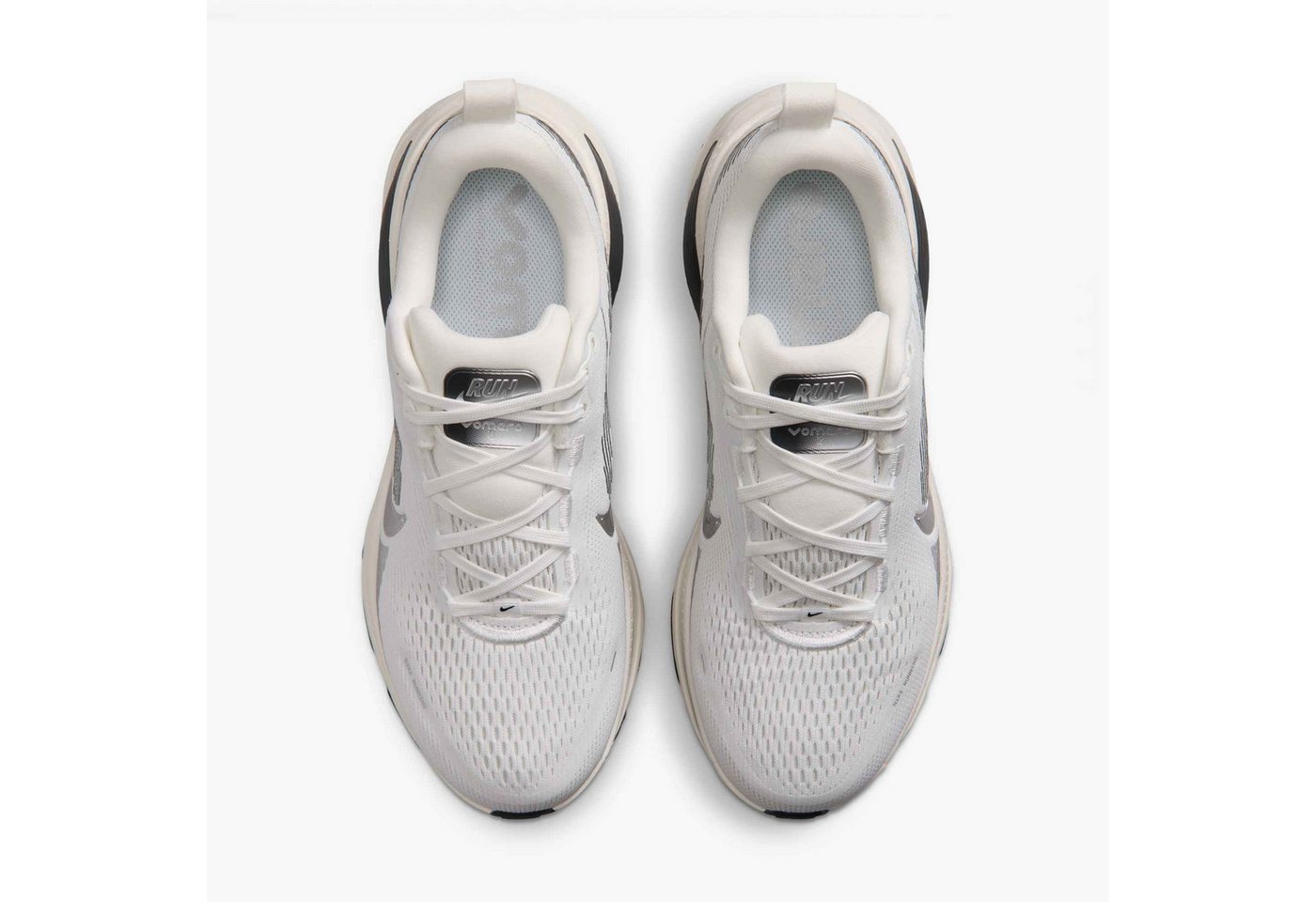 Nike W VOMERO 18 ESS Laufschuh doppellagige, maximale Dämpfung für ein komfortables Laufgefühl Bild 2