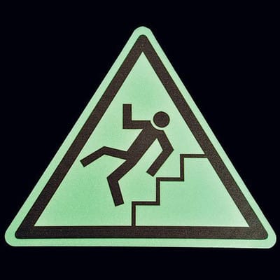 m2-Antirutschbelag™,Bodenmarkierungssymbol,nachleuchtend, "Vorsicht Treppe", Dreieck 600mm
