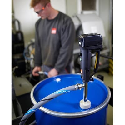 Akku-Pumpe B2 aus Niro, für Säuren/Laugen, 260 W, 1000 mm Tauchtiefe, Schlauch 1,5 m, Zapfventil