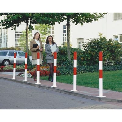 Sperrpfosten herausnehmbar,feuerverzinkt, rot-weiß lackiert, Ø 76 mm, 1 Kettenöse, einbetonierbar