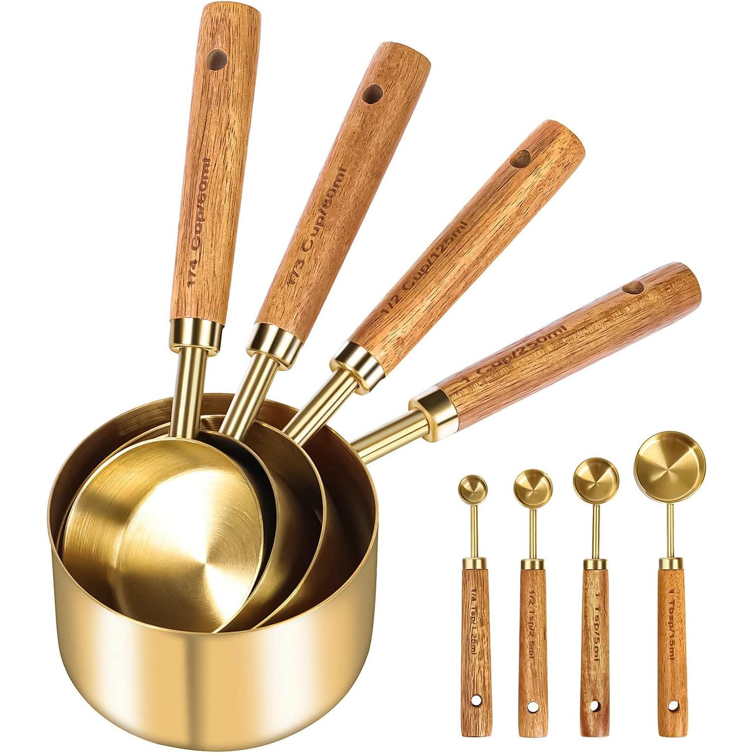8-teiliges Set Mit Holzgriffen Und Metrischen Sowie Us-amerikanischen Maßeinheiten. Geeignet Zum Kochen Und Backen.