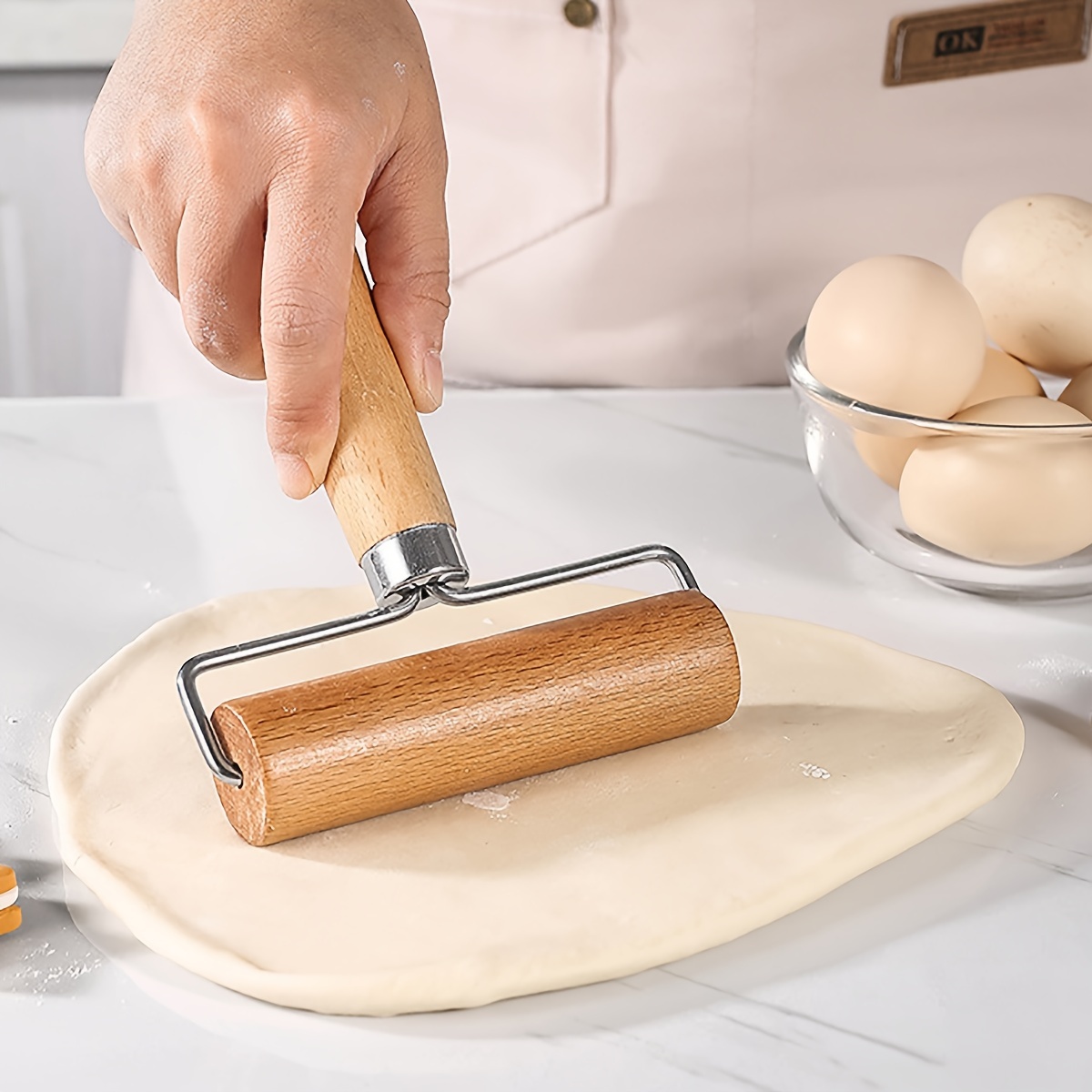 Nudelholz Aus Holz Mit T-griff Aus Edelstahl, Einfache Einhandbedienung. Geeignet Zum Kneten Von Teig Und Backen Von Gebäck.