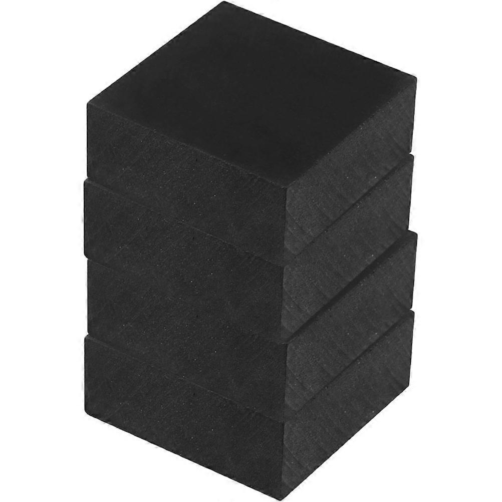 Set Mit 4 Quadratischen Schutzmatten Aus Gummi, Korrosionsbeständig Und Geeignet Für Glatte Oberflächen.