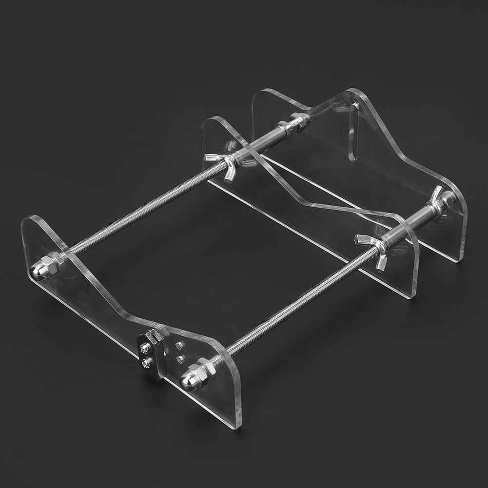 Ein Glasflaschenschneider, Ein Schneidewerkzeug Aus Metall Und Acryl, Mit Dem Man Mithilfe Eines Schraubendrehers Muster Auf Glasflaschen Erzeugen Kann.