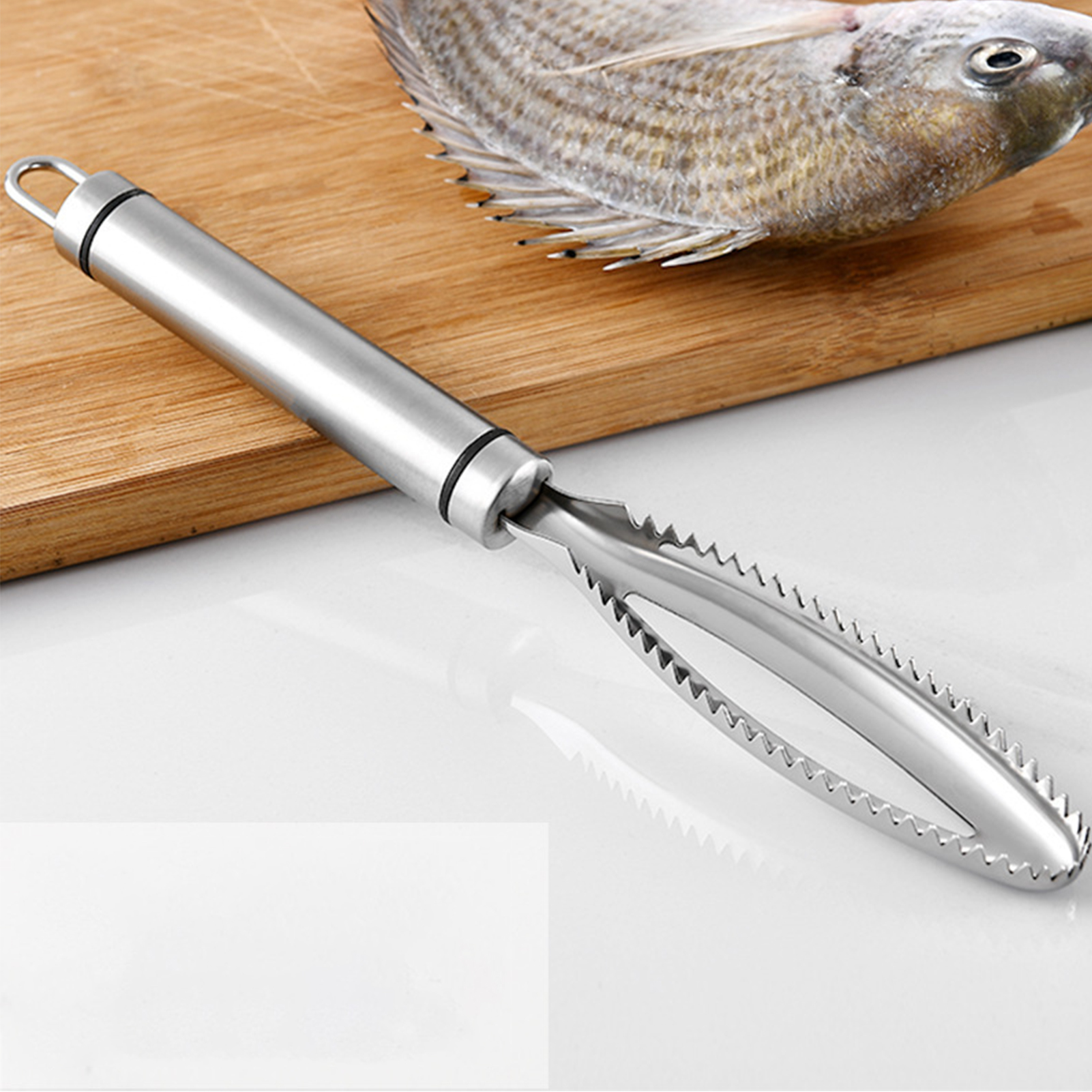 Fischschuppenreinigungsbürste Eine Hocheffektive, Multifunktionale, Ergonomische Edelstahlbürste Zum Entfernen Von Fischschuppen In Der Küche.