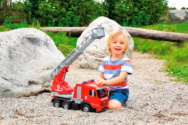 Lena® Spielzeug-Feuerwehr Worxx, Leiterfeuerwehr Mercedes Arocs, Made in Europe