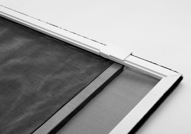 SCHELLENBERG Insektenschutz-Fensterrahmen ausziehbares Fliegengitter Schiebefenster mit Rahmen, 50 x 75 - 142 cm oder 75 x 100 -193 cm, weiß und anthrazit