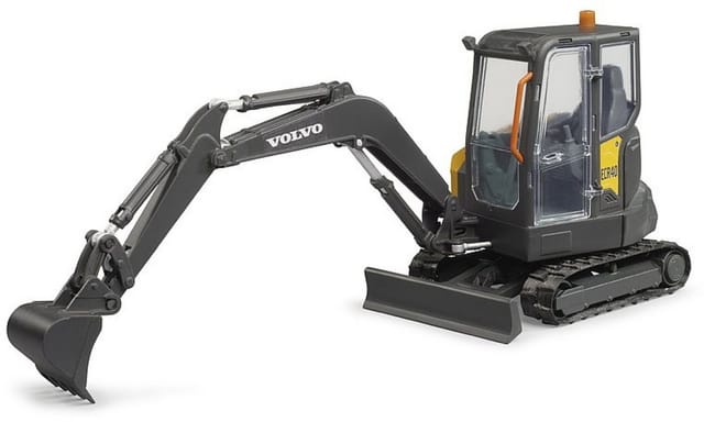 Bruder® Spielzeug-Bagger Volvo Kompaktbagger ECR40 (02465), Made in Europe