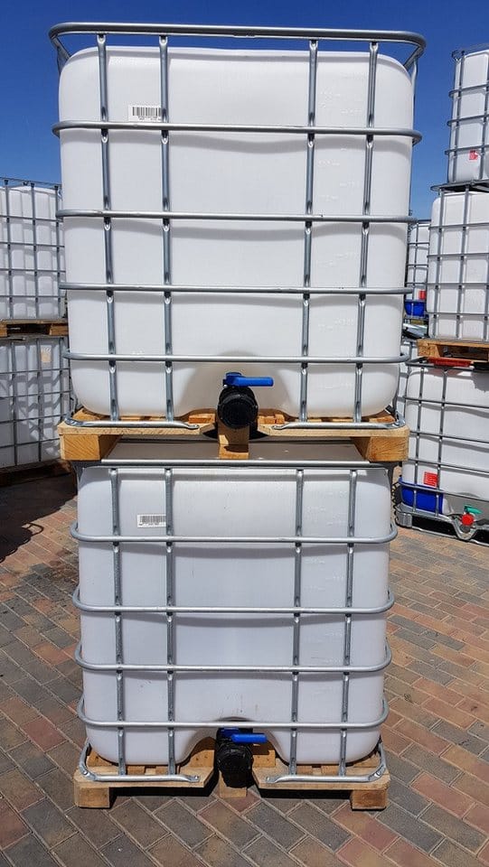 Voxtrade Bewässerungssystem IBC Container Regenwassertank 1000L Metall/PE Palette, stabile Palette