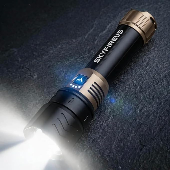 Skyfire Ultra Leistungsstarke 50000 Lumen Led-taschenlampe - Einstellbarer Zoom, Zündlinse, 4 Leuchtmodi, Powerbank-funktion, Ipx6 Wasserdicht Für Outdoor-einsatz Und Camping (schwarz Und Gold)
