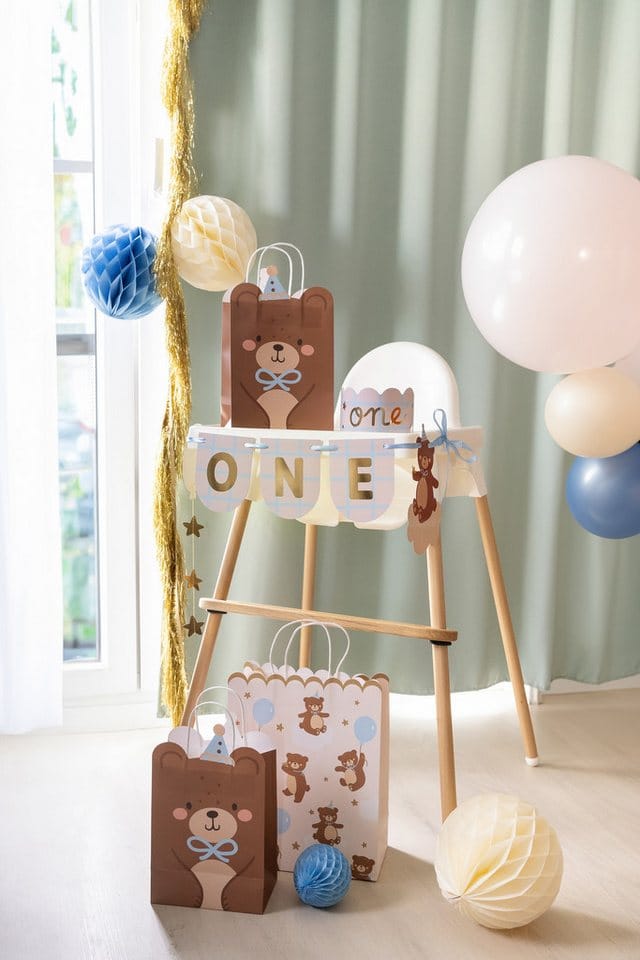 partydeco Papierdekoration, Geschenktüte Bär mit Henkel 18x10x29cm Braun / Blau