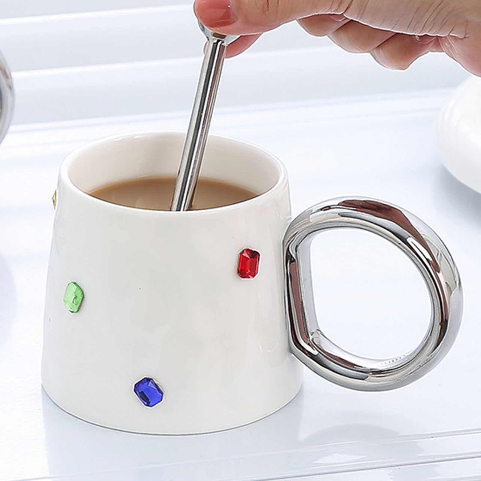 Bunte Keramik-kaffeetasse Mit Steindekor, Schlicht Und Stilvoll, Mit Rundem Henkel, Perfekt Als Reisegeschenk Oder Für Zuhause, In Weiß