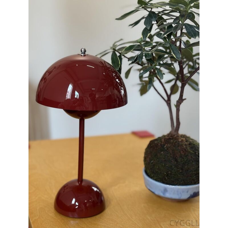 Wiederaufladbare Led-pilz-schreibtischlampe – Dreifarbige Dimmung – Materialien: Eisen Und Acryl – Energieeffizient Für Modernes Zuhause (rot)